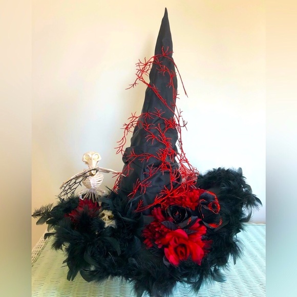 Witch hat ❣️HOST PICK❣️Blood red & black Feathers skeletons, vines & flowers 1of - Picture 5 of 16